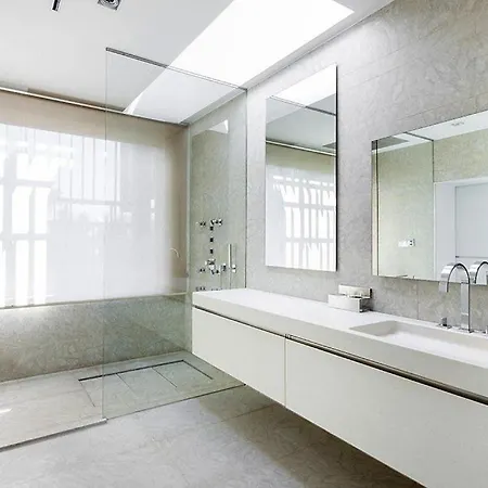 Stylish With Indoor Pool * Cannes